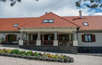 Villa Tolnay Bor- és Vendégház Gyulakeszi